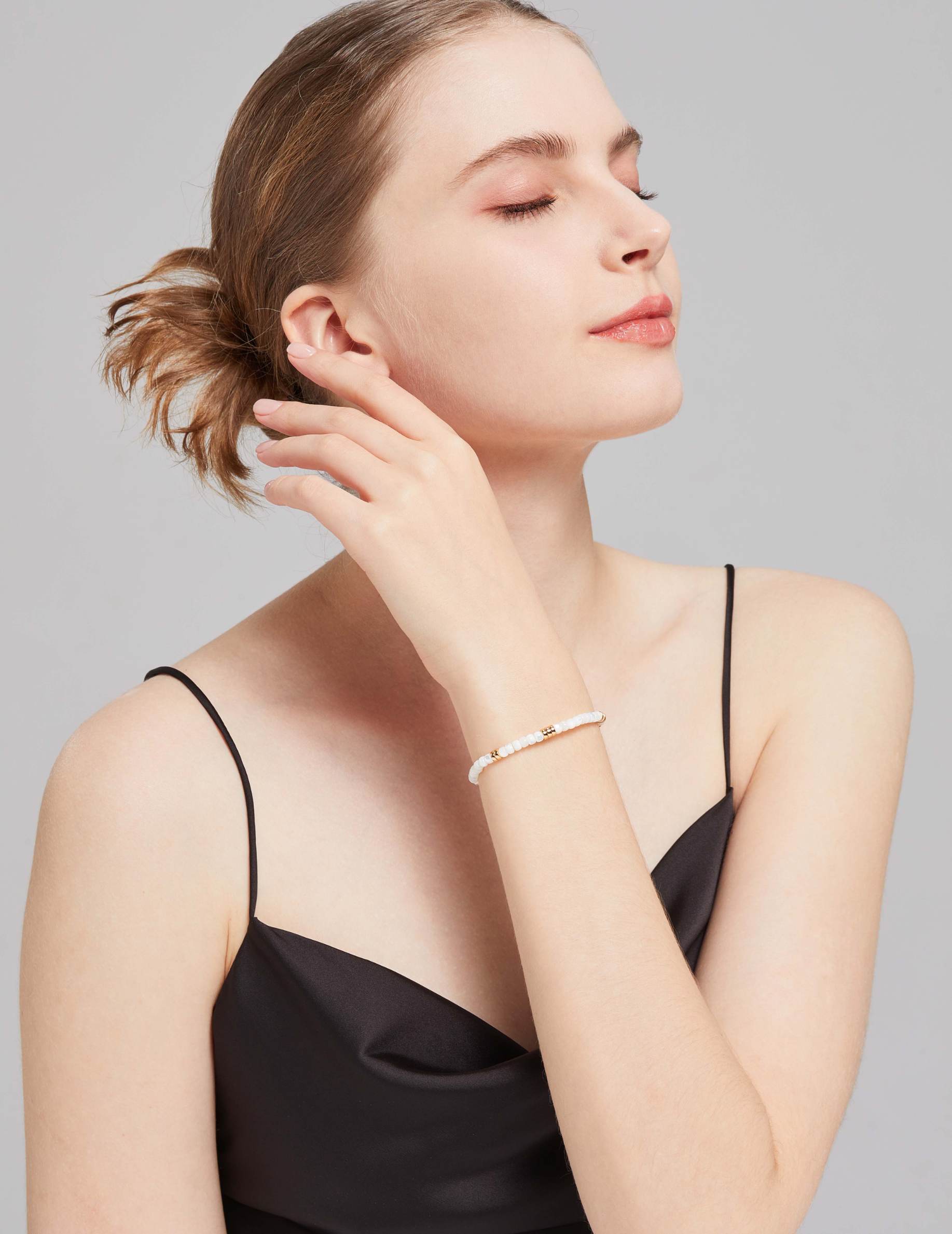 Dovis Jewelry's Silver Chain Bracelets for Women: Timeless Elegance