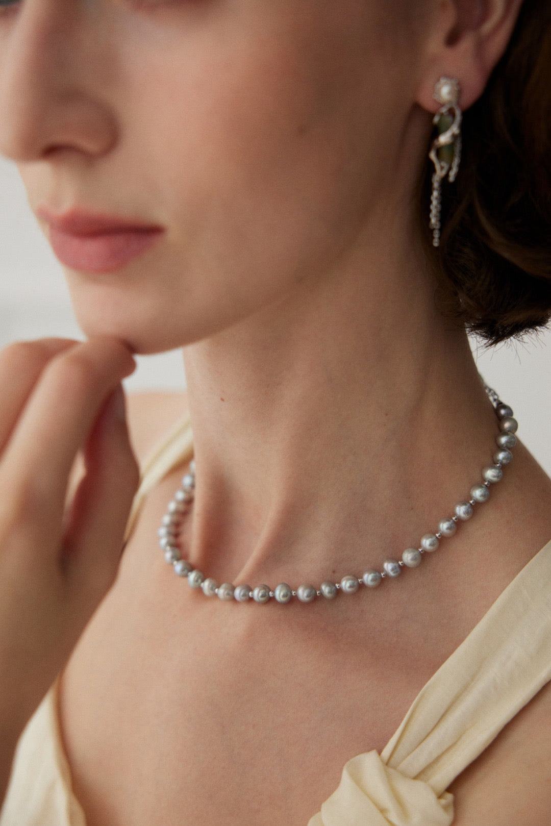 Platinum gray natural pearl necklace