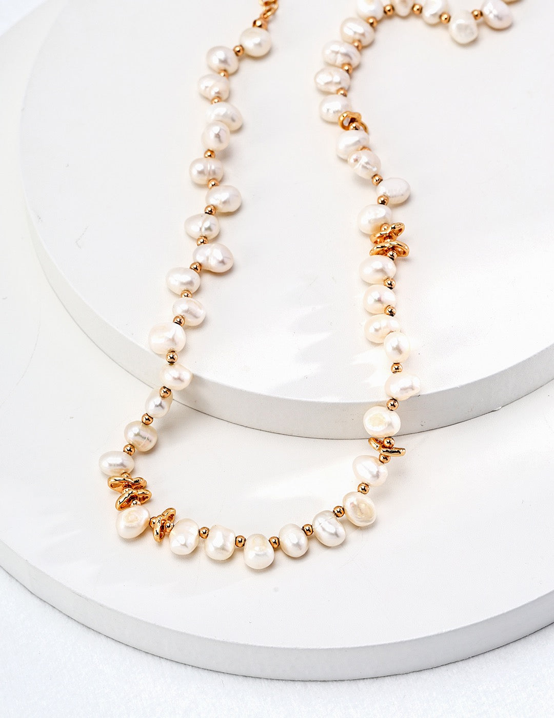 Natural pearl necklace