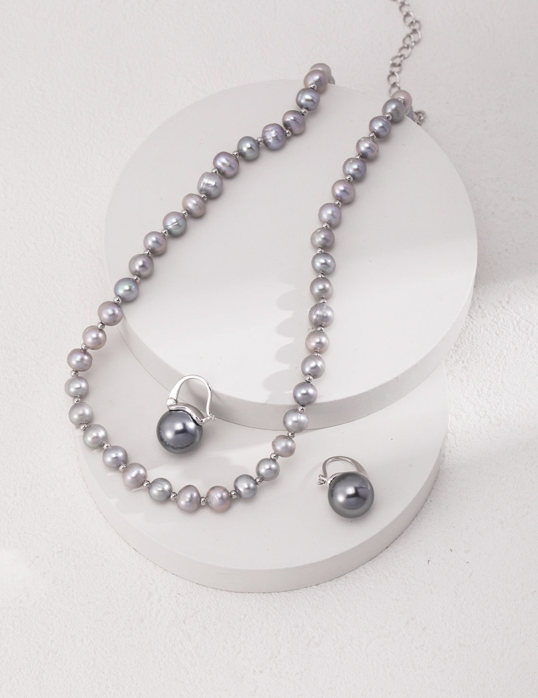 Platinum gray natural pearl necklace