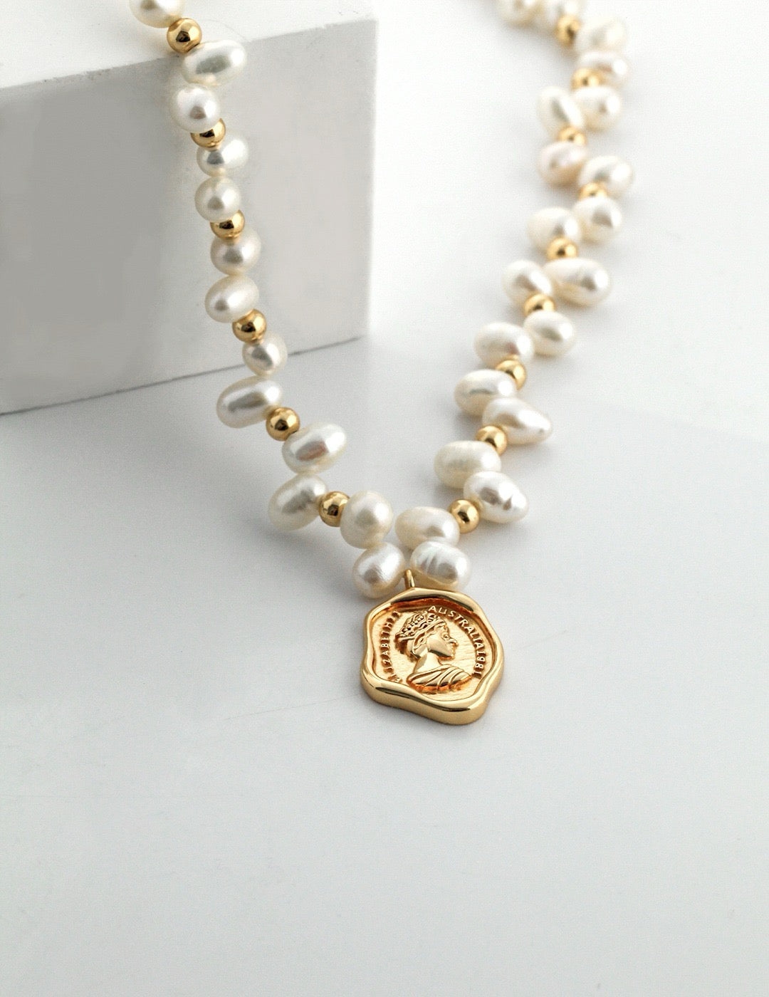 Pearl Pendant Necklace - Luxury Jewelry