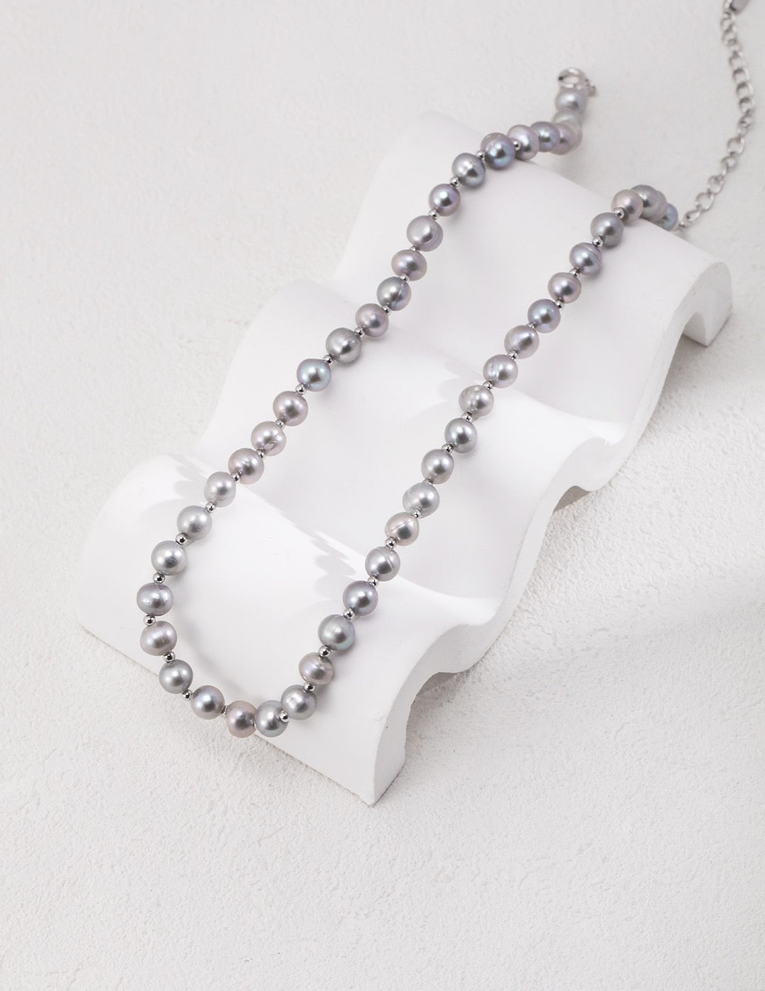 Platinum gray natural pearl necklace