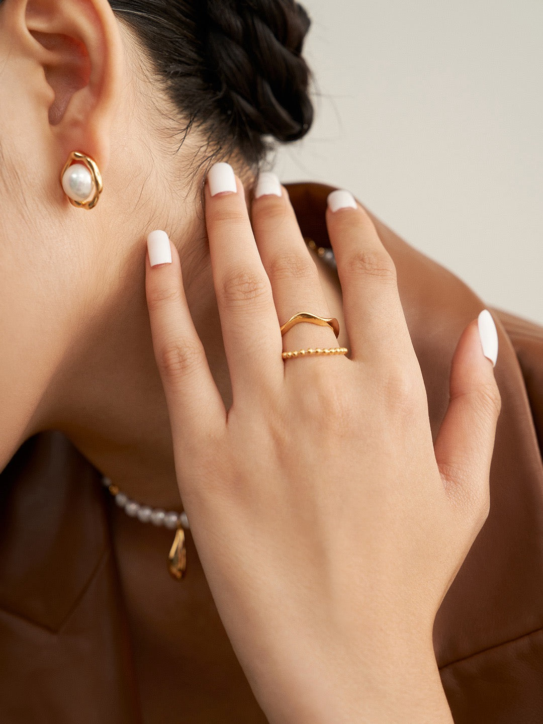 Model Wearing Pure Silver Fluidity Ring - Platinum Finish