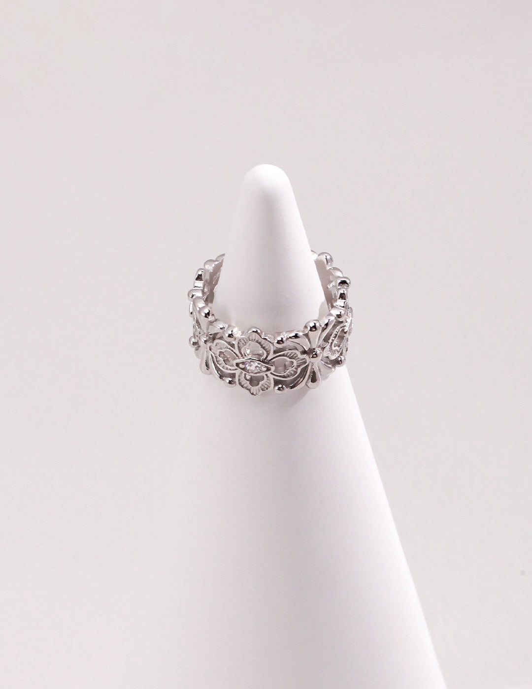 Platinum Flower Hollow Ring